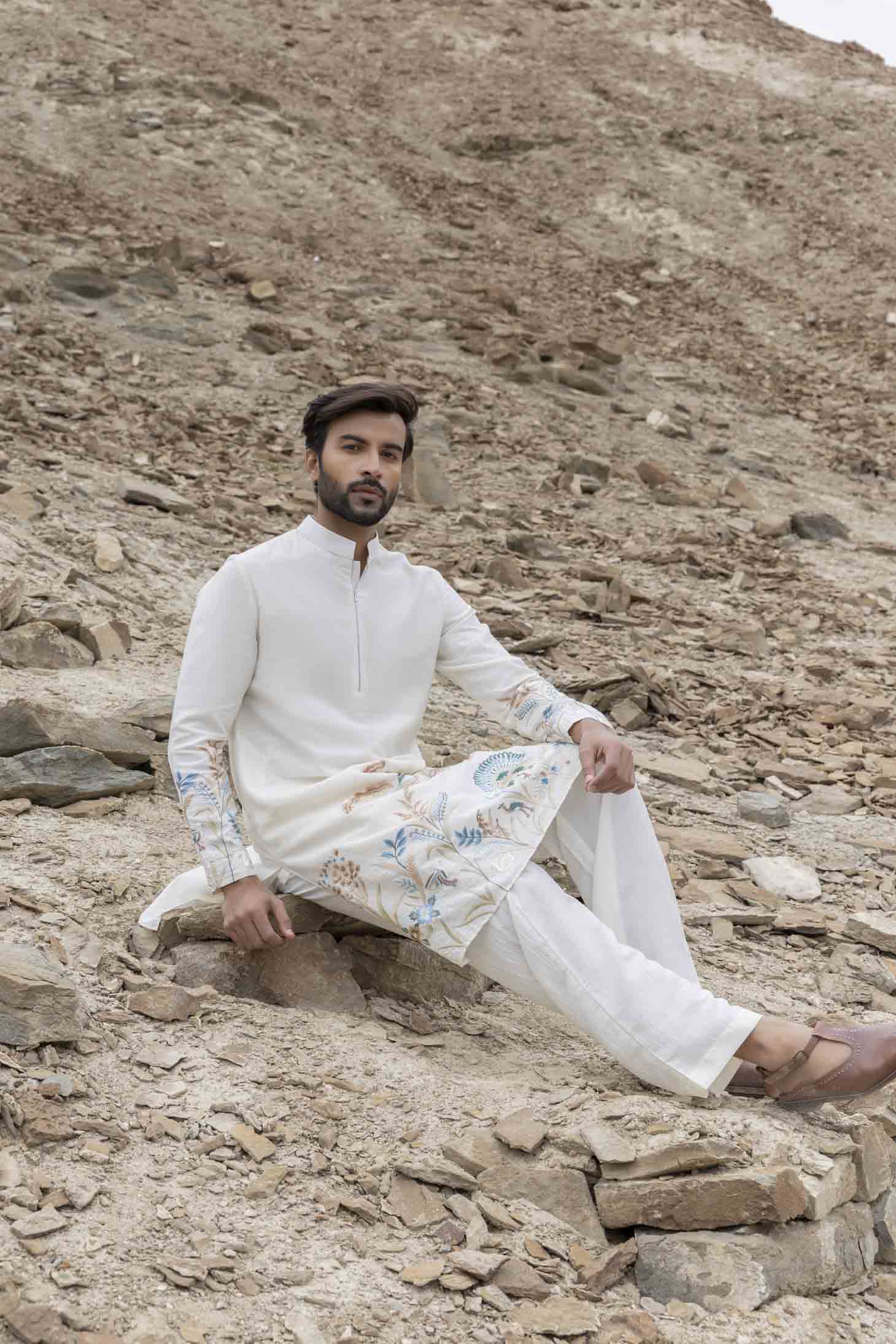 Elegant Ivory Silk Kurta Set with Artistic Embroidery and Aligarhi Pants
