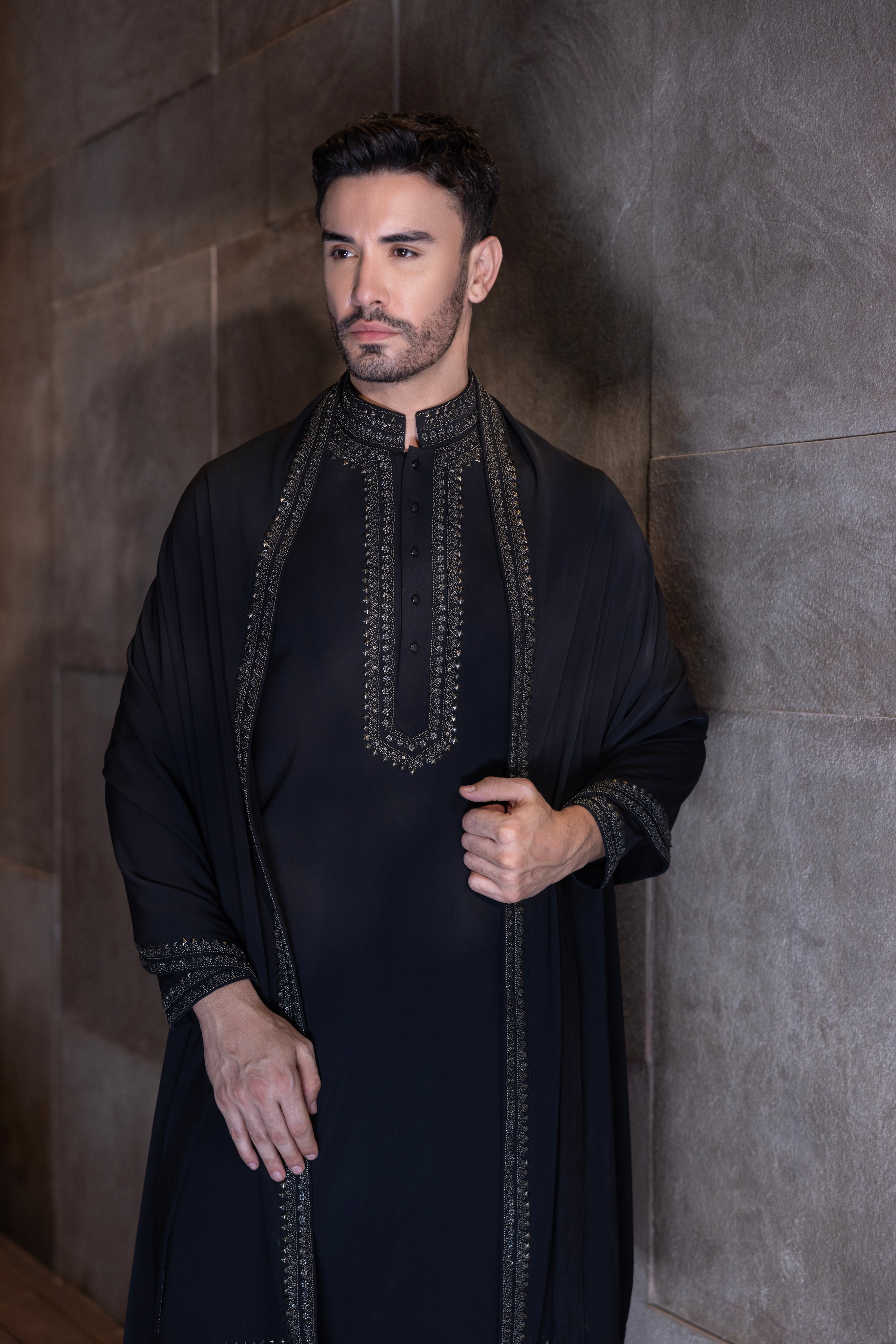 Black hand-embroidered kurta paired with an embroidered stole & aligadhi set.