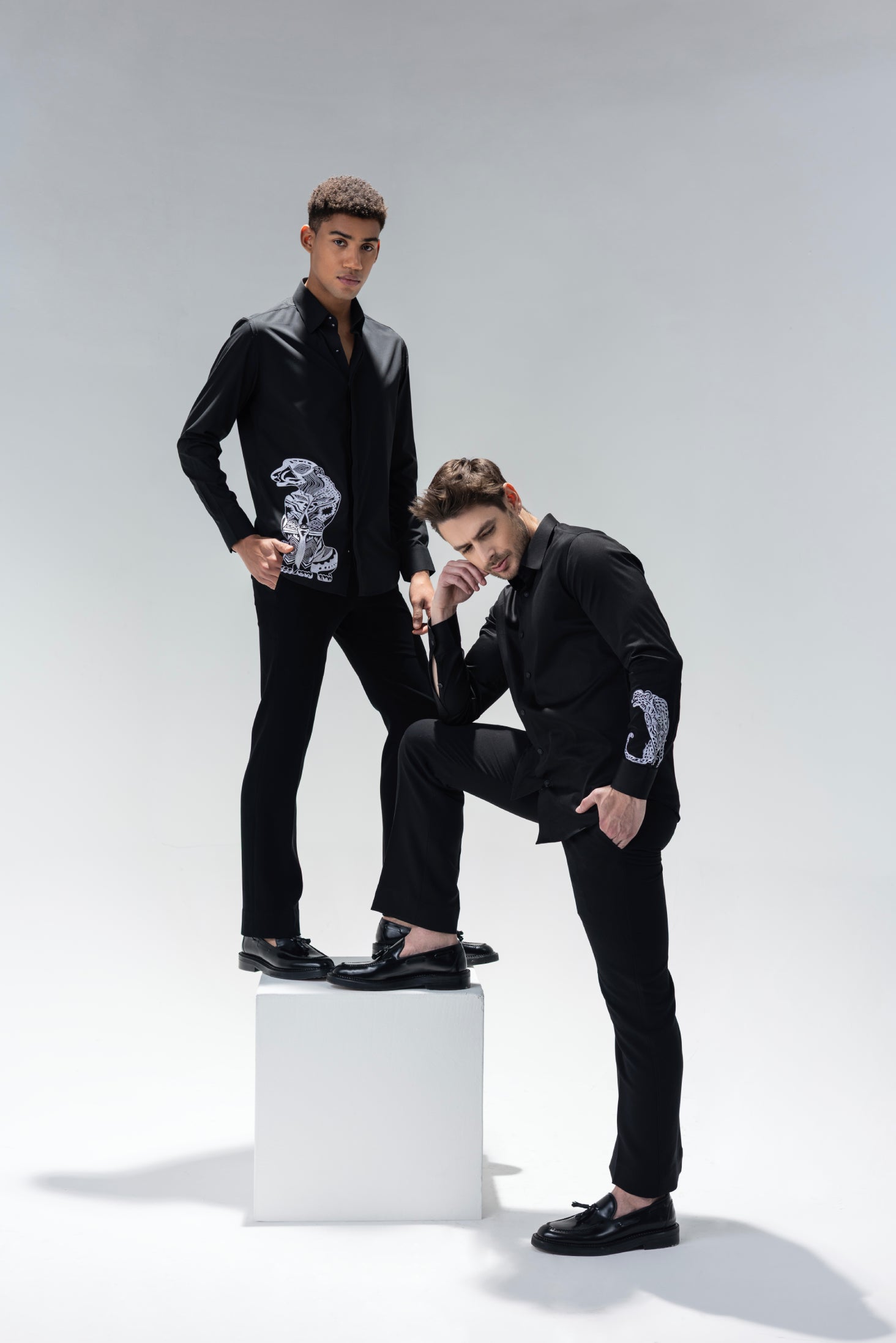 Black shirt with embroidered Leopard