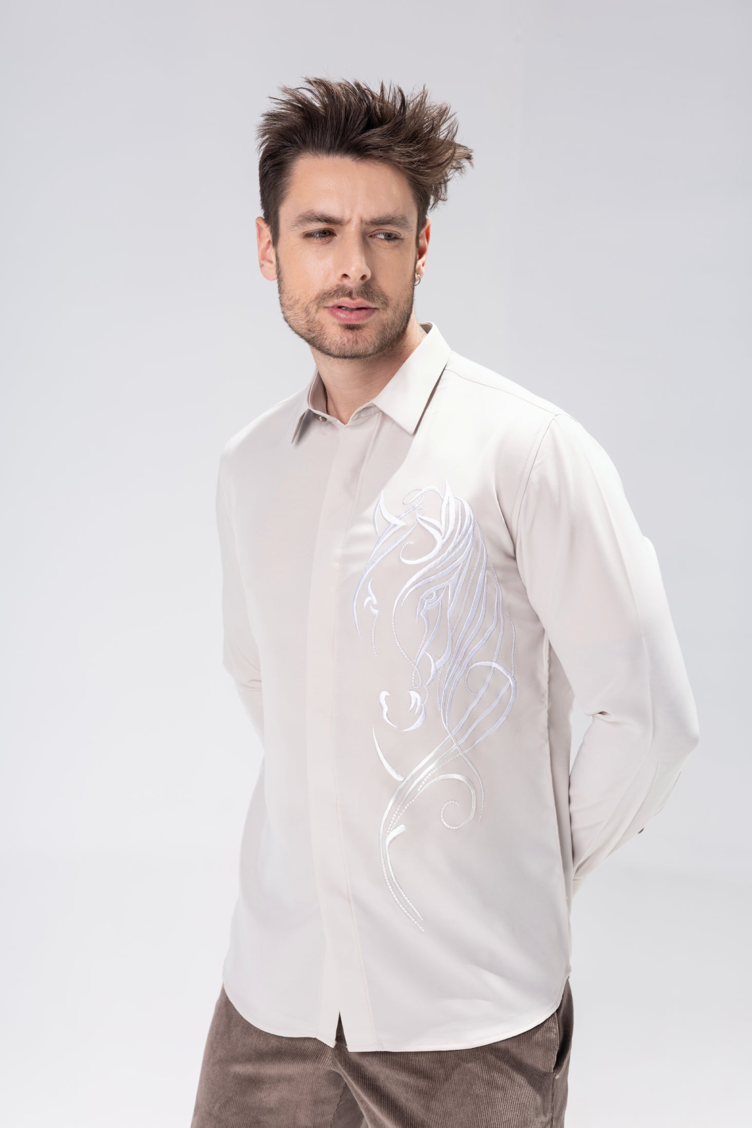 Cream shirt with embroidered Horse