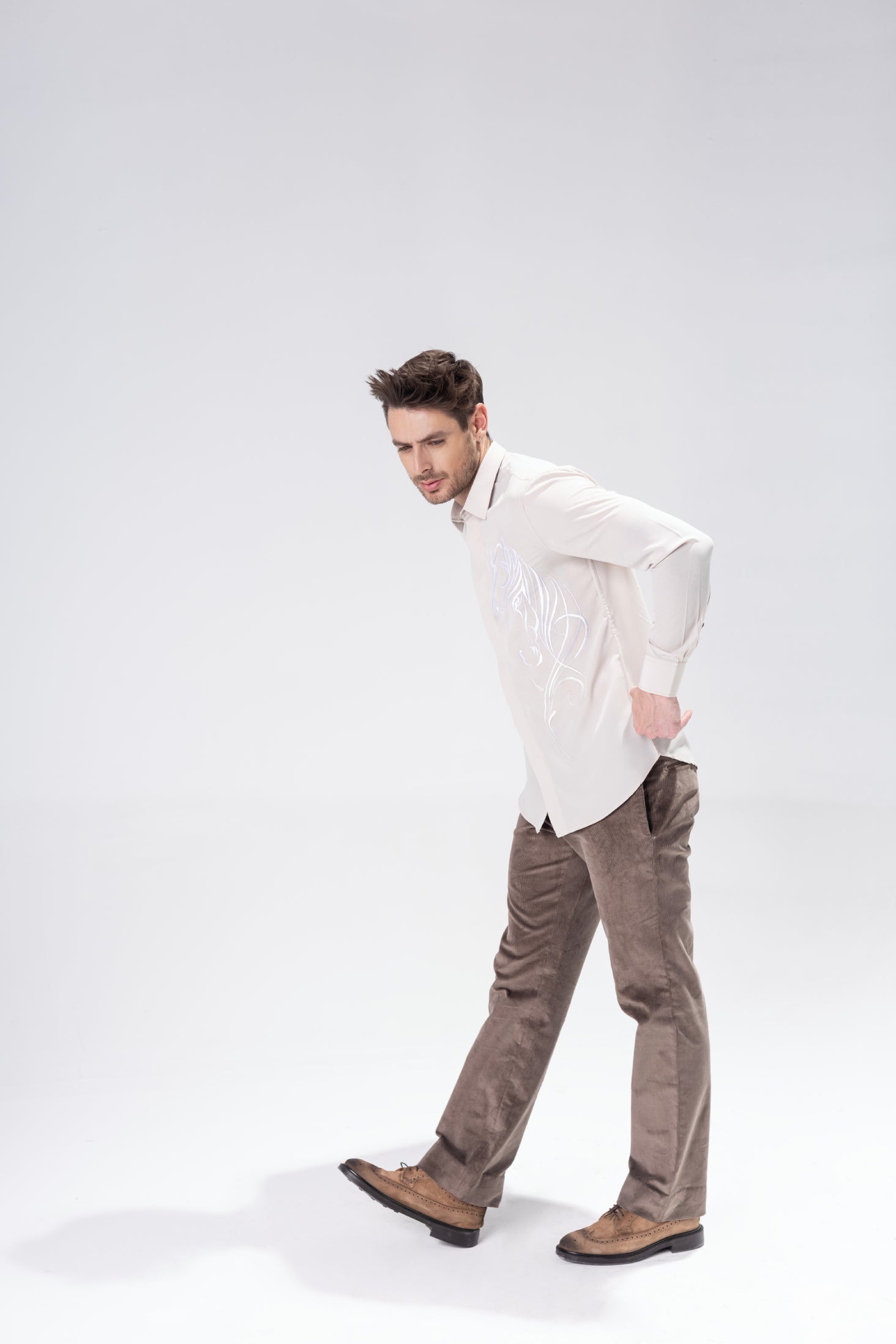 Cream shirt with embroidered Horse