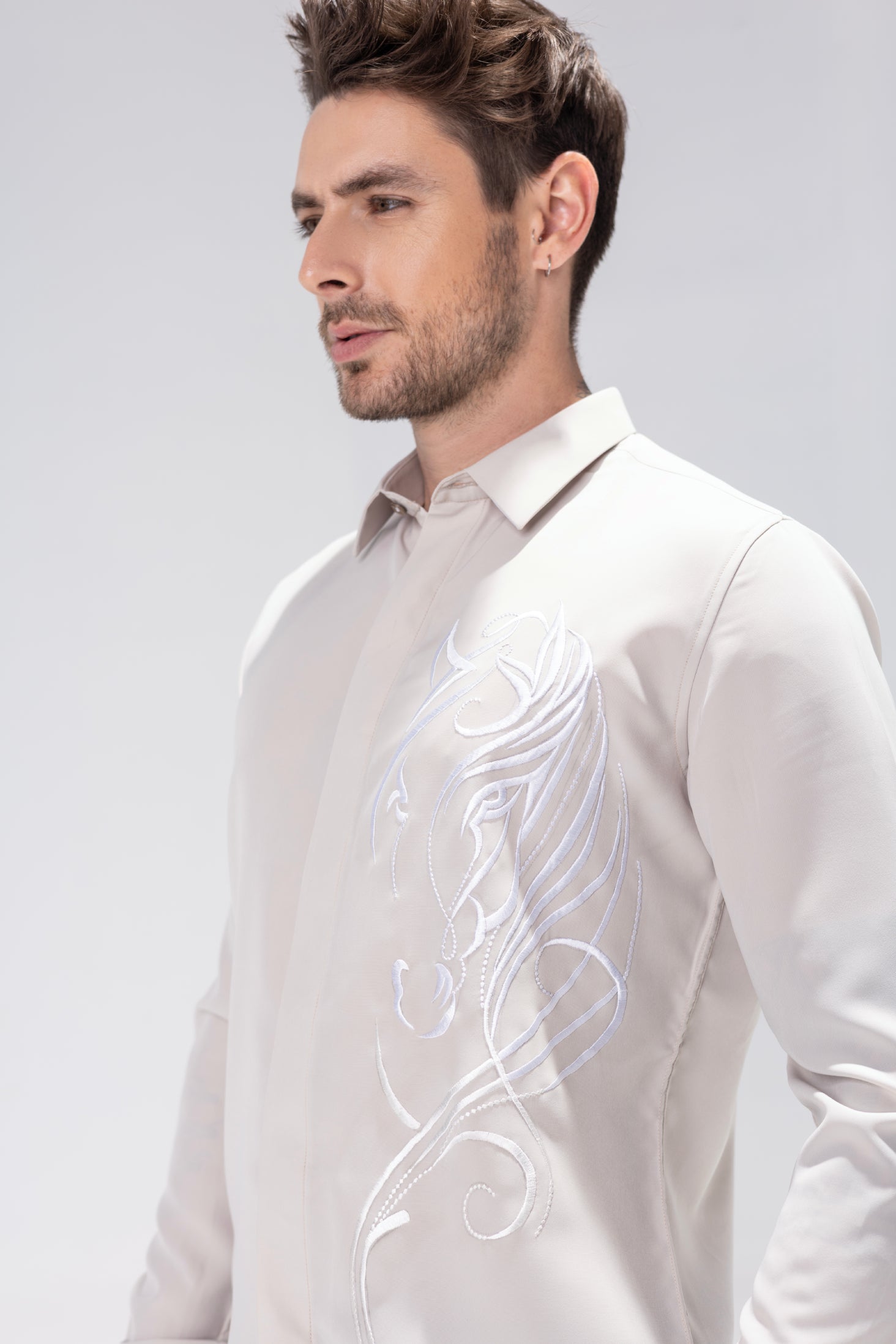 Cream shirt with embroidered Horse