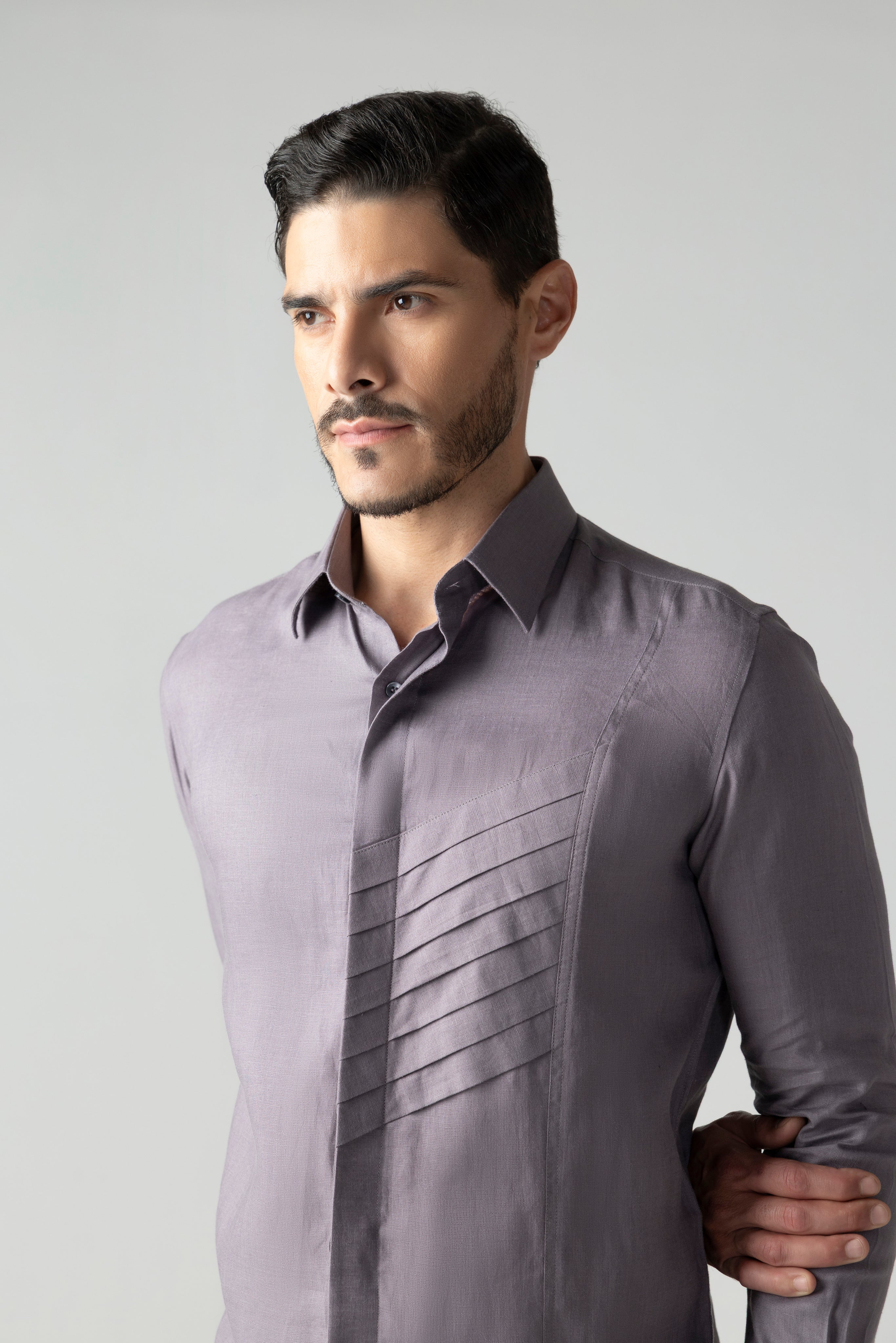 Mauve linen shirt with pleating details