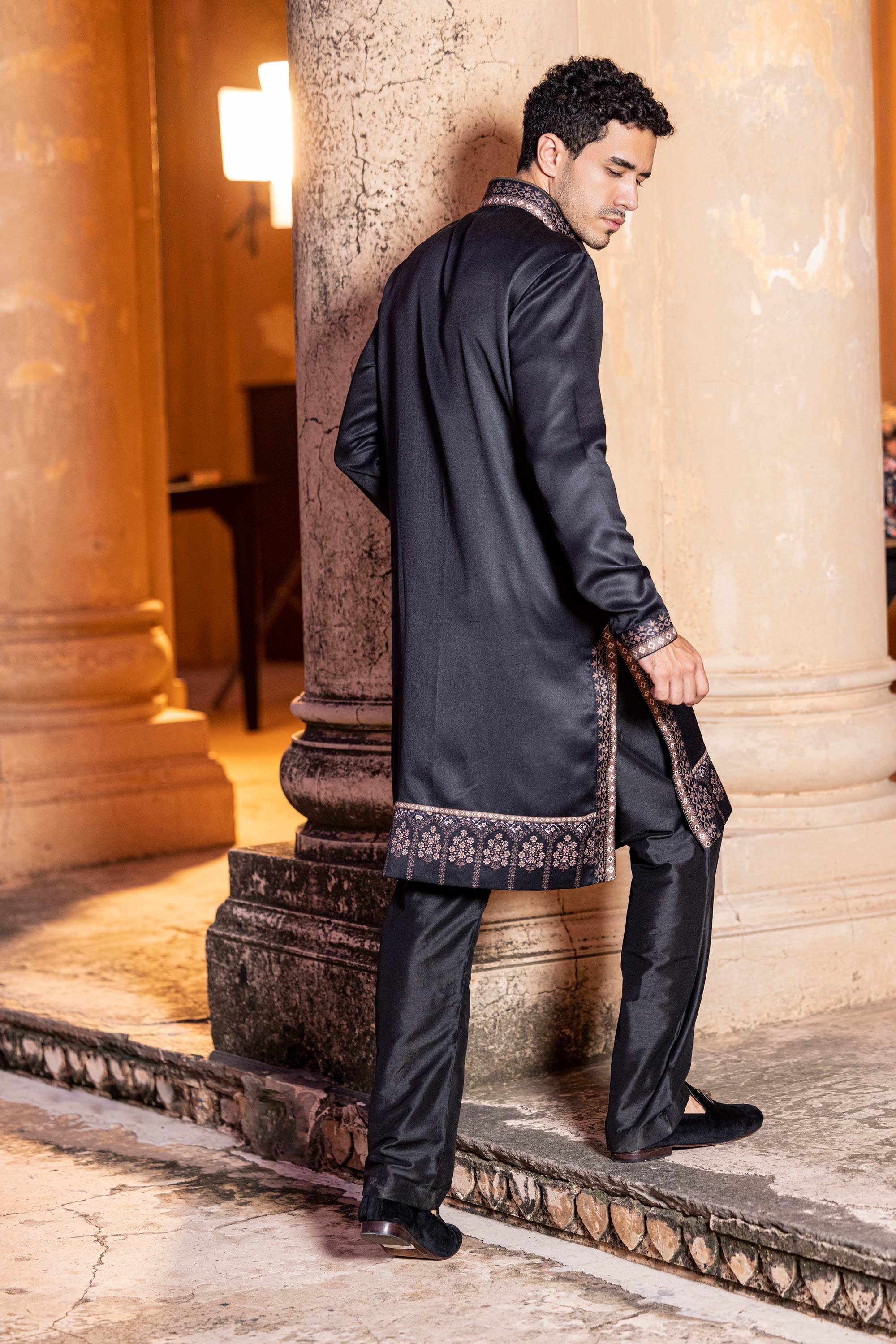 Digital print kurta paired with aligadhi.