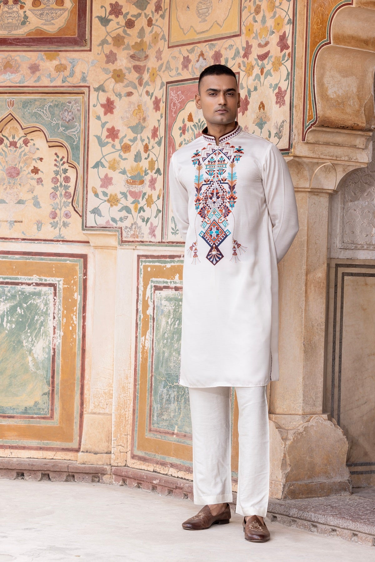 Digital print kurta paired with aligadhi.