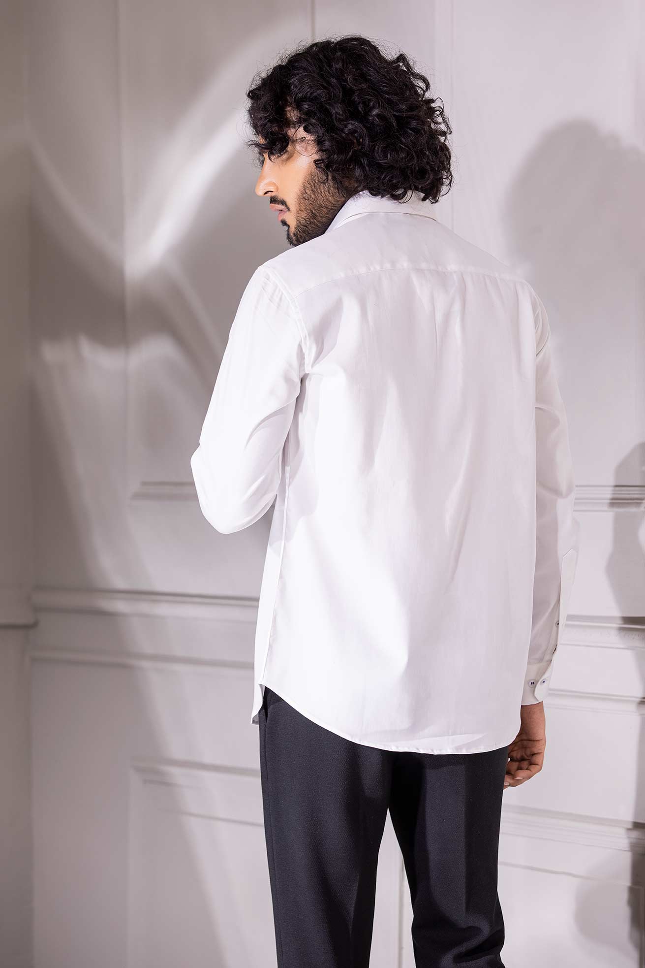 White full-sleeved shirt with digital print Cheetah motif